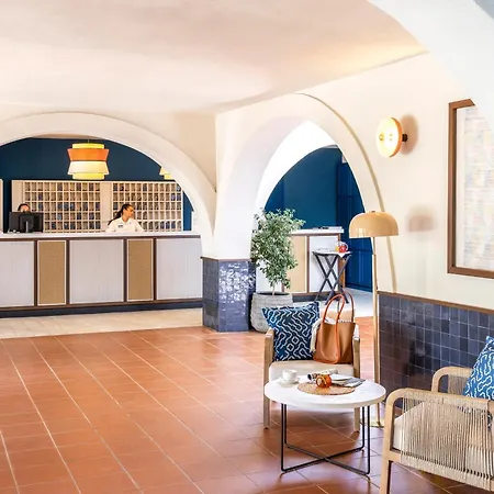 Agrustos Hotel 4*
