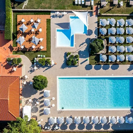 Agrustos Hotel 4*
